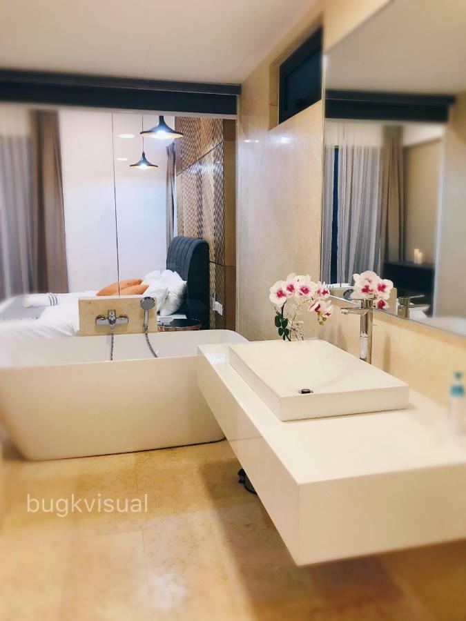 Luxury Seaview Family Suite By Little Cabin George Town Esterno foto