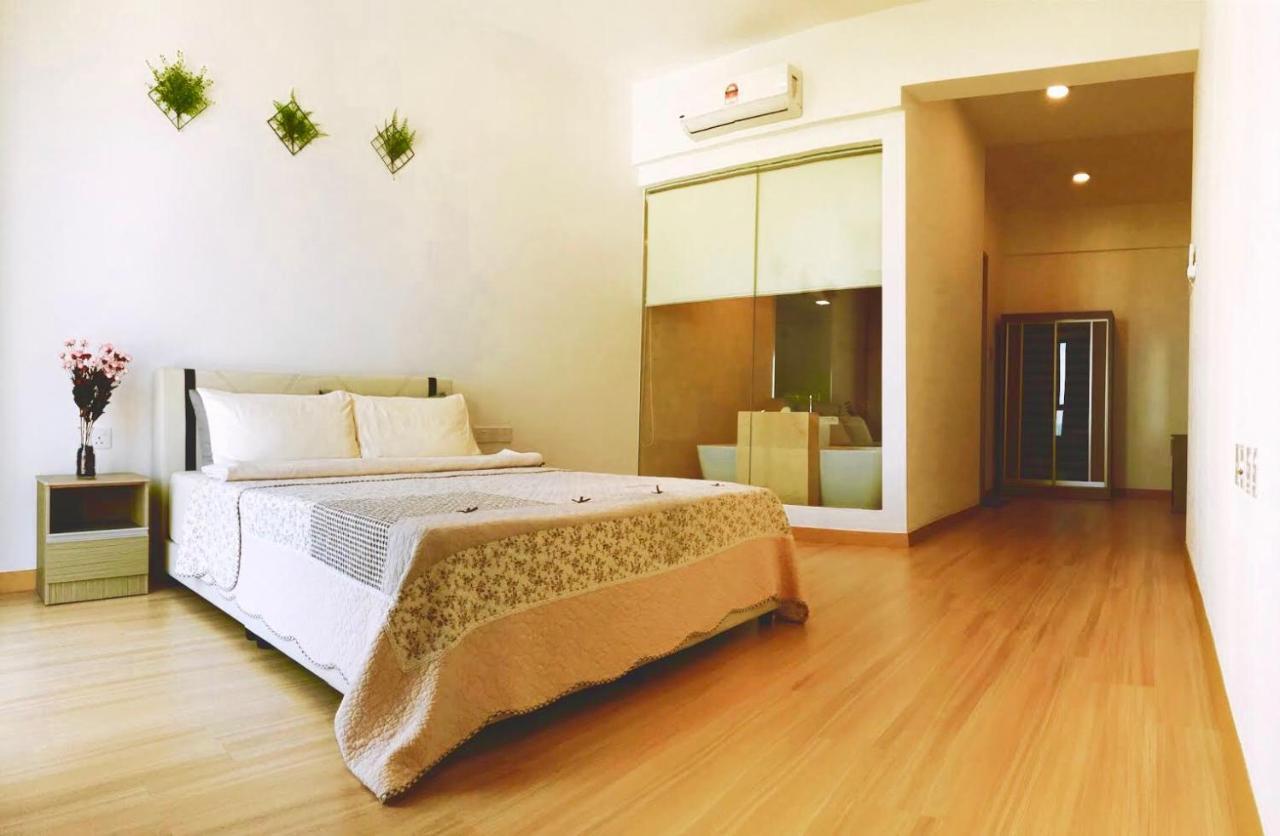 Luxury Seaview Family Suite By Little Cabin George Town Esterno foto
